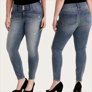 Torrid ultimate stretch high‎ waist distressed medium wash Jeggings jeans